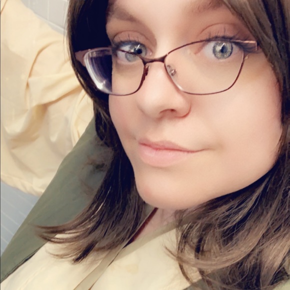 Meet your Posher, Ashley - Picture 4 of 15